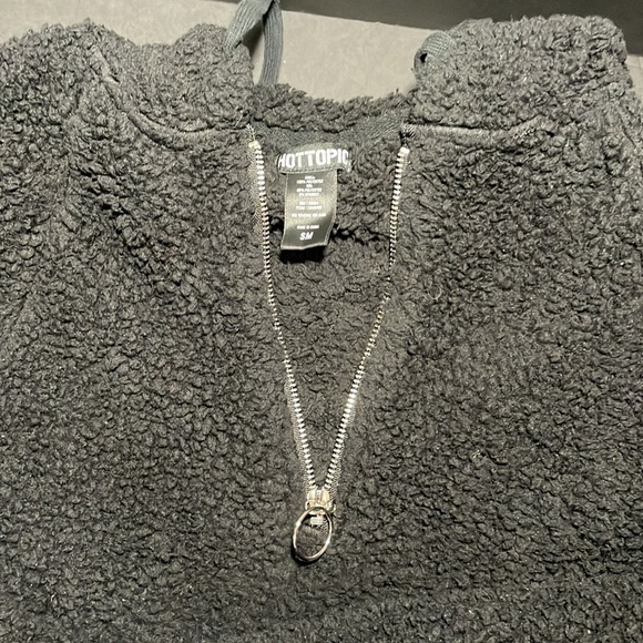 HOT TOPIC crop top long sleeve fleece pullover hoodie in women’s size small - Picture 5 of 6